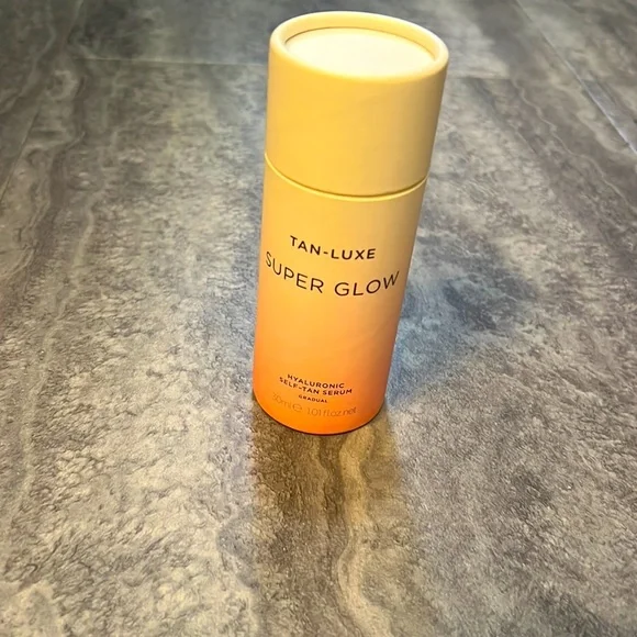 Tan Luxe - Super Glow Hyaluronic Acid Self Tan Serum - 30ml - Picture 2 of 3